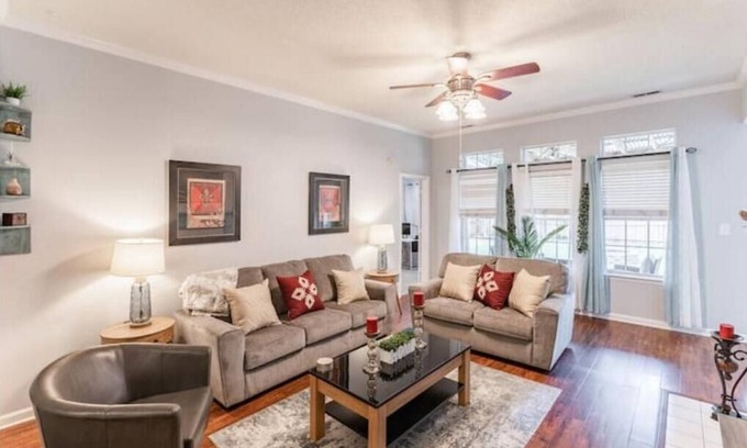 Madison House | Luxury Stay - Office-Pet's Welcone!