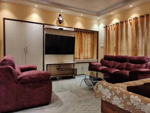 Kolkata Apartment | Luxury stay on budget