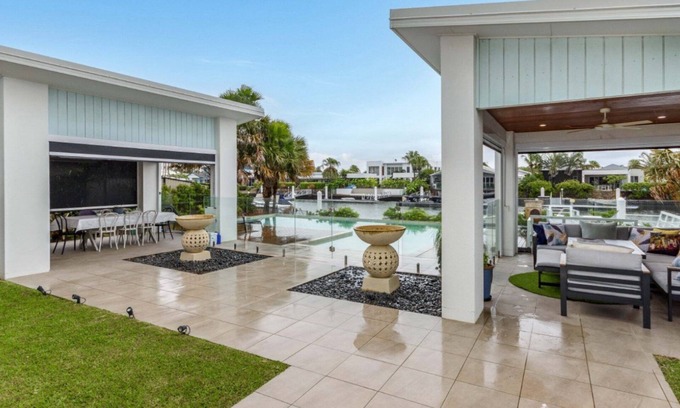 Moreton Bay Region House | Luxury & Style on the Canal