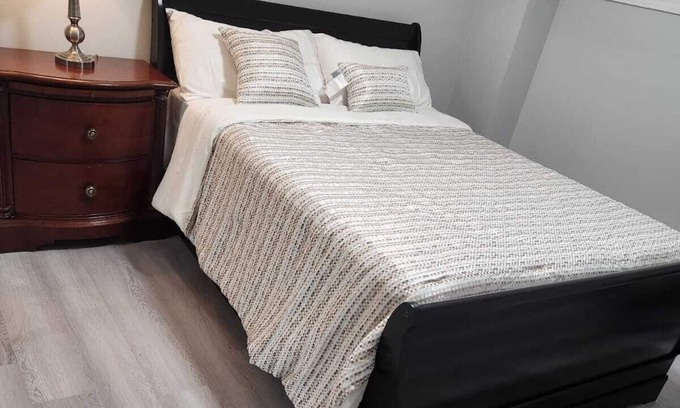 Brampton Apartment | Luxury Suite