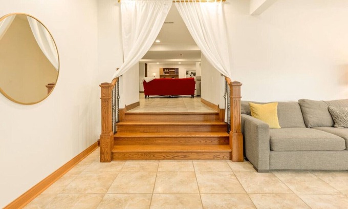 Glen Ellyn House | Luxury Suite in Glen Ellyn