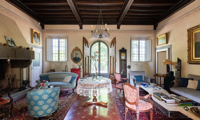 Grassina Bed & Breakfast | Luxury Suite in Renaissance Villa