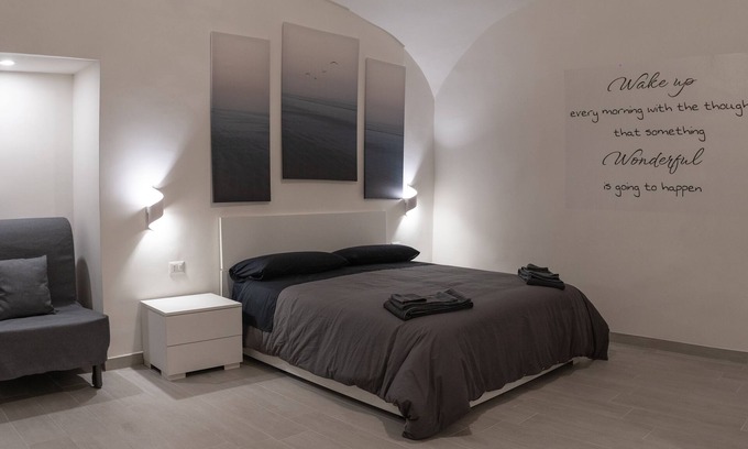 Quartieri Spagnoli House | Luxury Suite in the center of Naples ★ ("Dietro al Plebiscito")