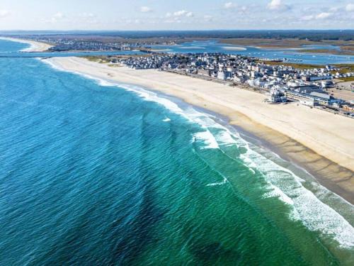 Hampton Apartment | Luxury Suite in the Heart of Hamptons South Beach!
