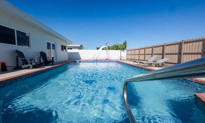 Ludlam Apartment | Luxury Suite, Luxury Neighborhood. 2 blocks from Tropical Park! Fabulous walking