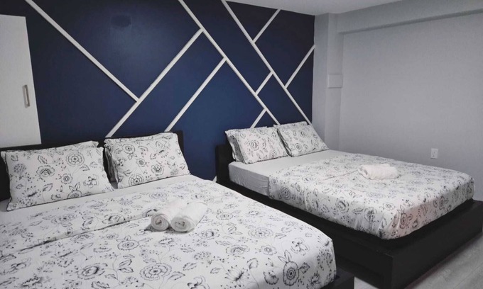Guildford House | Luxury Suite near Skytrain