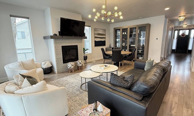 Sandy House | Luxury Summer Home, Basketball Court, Hot Tub Firepit Excellent Beds & Linens.