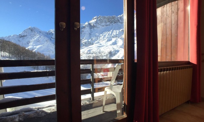 Cervinia Apartment | Luxury three-room apartment in Cervinia SCI and SAUNA, facing ski slopes.