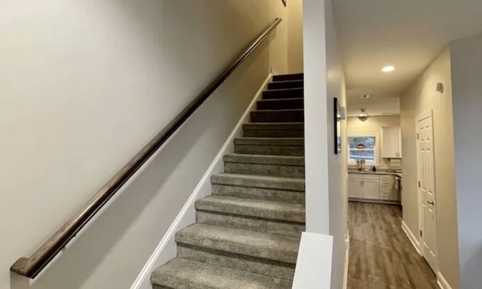 Morgantown House | Luxury Townhome 5min from Stadium and hospitals, 7min to downtown!