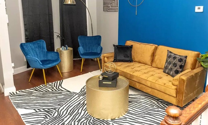 Downtown Baltimore House | Luxury Townhome in the heart of Baltimore minutes away from Sports Attractions!