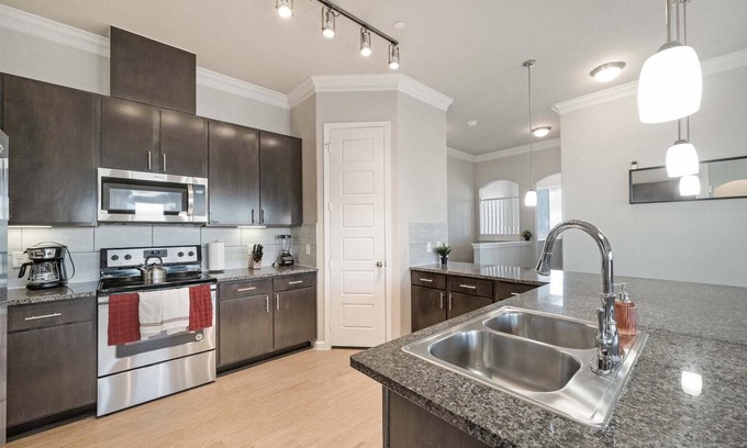 McNeil Apartment | Luxury Townhome Pool North Austin Evonify