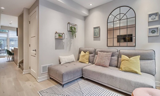Bay Cloverhill House | Luxury Townhouse in Downtown Toronto