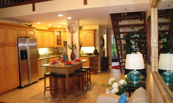 Kahuku House | Luxury townhouse on Turtle Bay golf course near the ocean