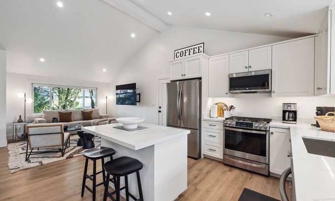 Concord House | Luxury Updated 3 bedroom Concord Home