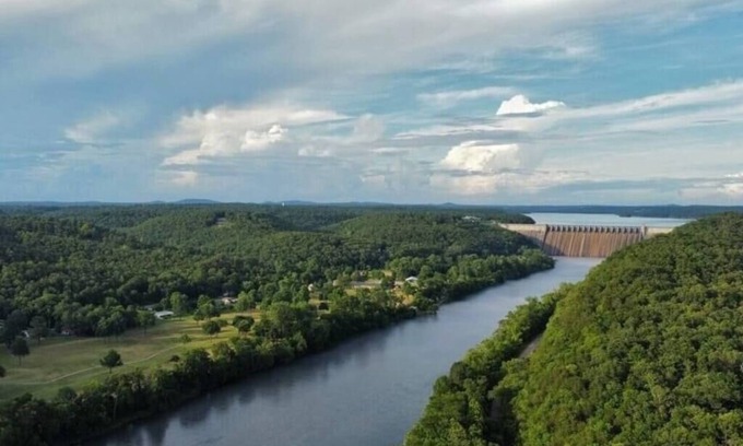 Cotter Cabin | Luxury Vacation Cabin on the White River