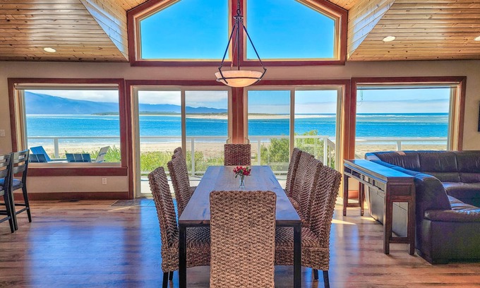 Happy Camp Hideaway House | Luxury Vacation Home on the beach!