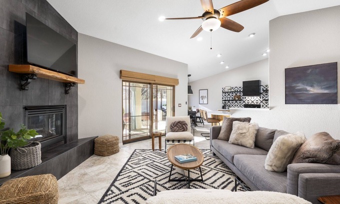 Clarkdale House | Luxury Vacation Home-New HotTub-20 Mins to Sedona-Peloton-1.4 miles to Old Town