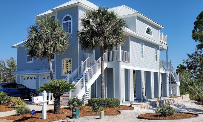 Ono Island House | Luxury Vacation Home near Johnson Beach