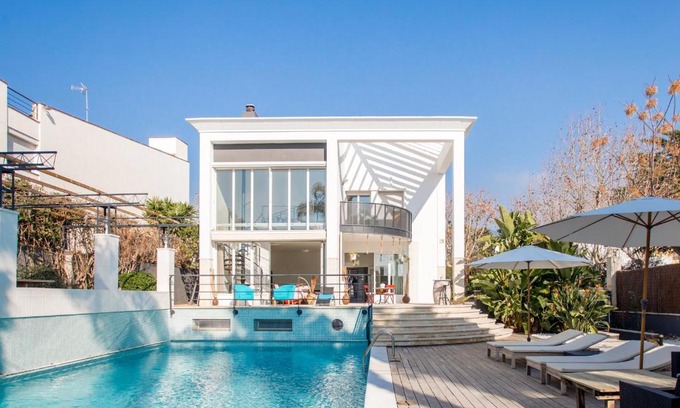 Masnou Villa | Luxury Villa Cela