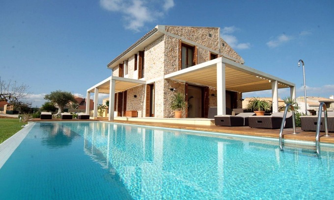 es Bacares Villa | Luxury villa for 10 with pool, gym, AC and wifi, only 150m to the sea