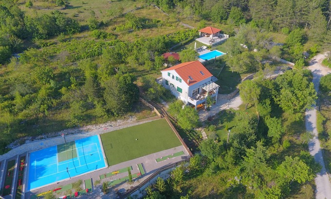 Muc Villa | Luxury Villa HEAVEN No. 2, heated pool, for 11, near Split