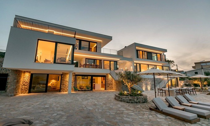 Tivat Villa | Luxury villa in a quiet bay with a private beach