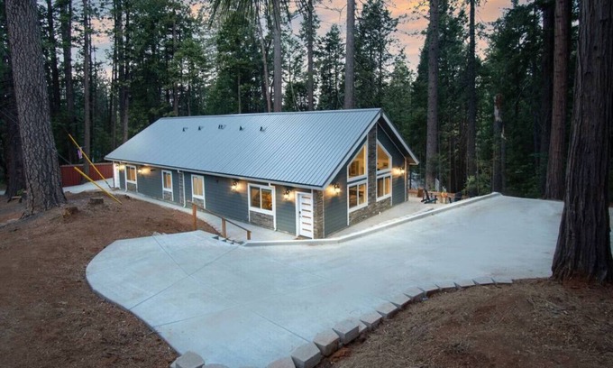 Alta Condo | Luxury Villa in Sierra Mountains
