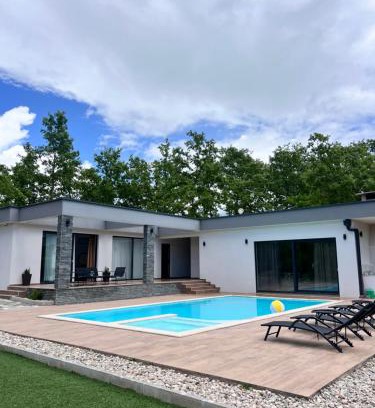 Trn Villa | Luxury Villa Mojito