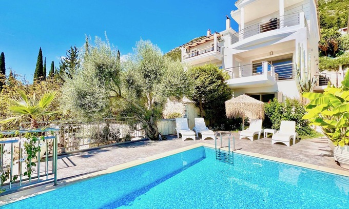 Perigiali Villa | Luxury Villa San George with private pool