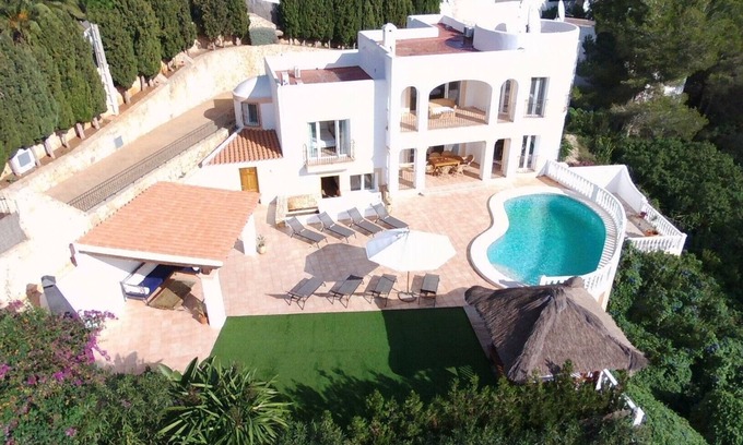 Santa Eulalia del Rio Villa | Luxury Villa sleeps 10-11 people - near Beach and Village