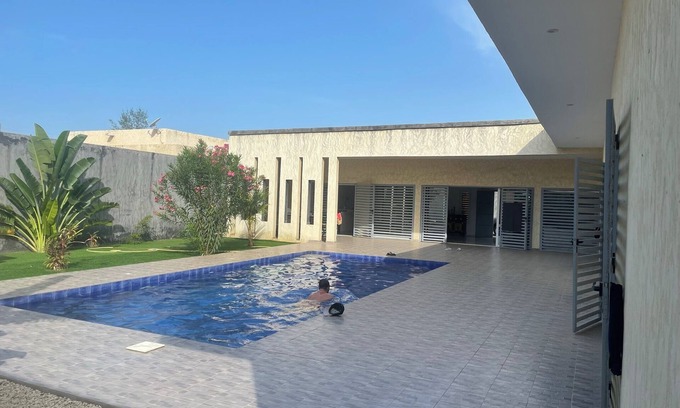 Ngaring Villa | Luxury villa with private pool and staff close to the beach and Saly