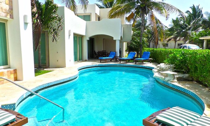 Playacar Fase I Villa | Luxury Villa! Steps from the Caribbean & Beach Access! Quick walk to town, WiFi!