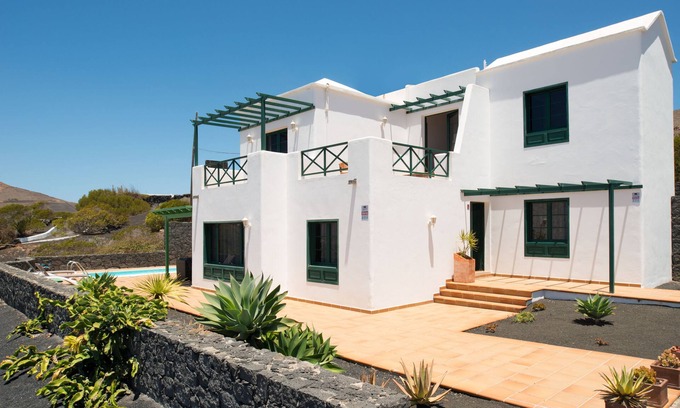 Conil Villa | Luxury villa, swimming pool, sea views, A/C, BBQ, WIFI,