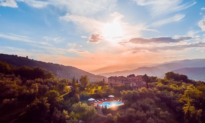 Monsummano Terme Villa | Luxury villa with pool and billiard room