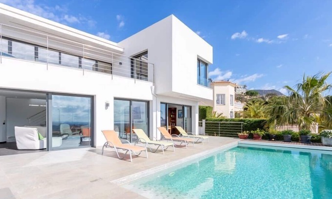 El Mas Isaac Villa | Luxury Villa with Jacuzzi and private Pool - Costa Brava