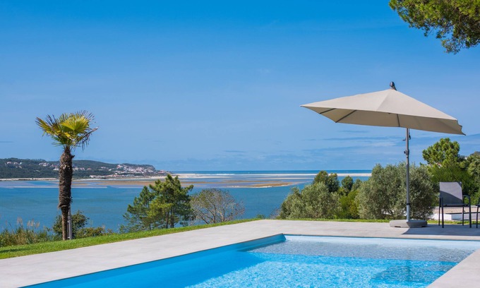 Caldas da Rainha Villa | Luxury villa with panoramic views, heated pool, close to lagoon and beach