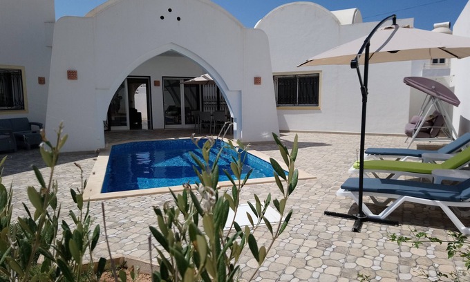 Fatou Villa | Luxury villa with pool and 3 bedrooms, furnished and equipped - Djerba Houmet Souk
