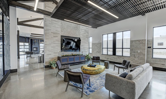 Fishers Apartment | *LUXURY WALK IN THE PARK-3* - 1 KING BED
