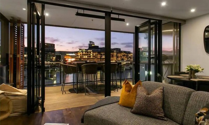 Auckland Central Business District Apartment | Luxury Waterfront Apartment in Auckland | 1BR