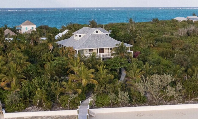 Man O War Cay House | Luxury waterfront villa overlooking the Sea of Abaco w/dock and lots of privacy