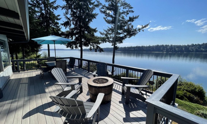 Grapeview House | Luxury Waterfront home in Grapeview, private beach, kayaks and so much more!