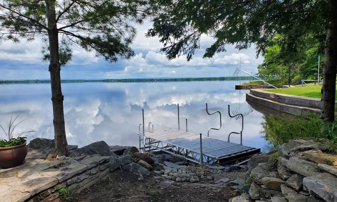 Arnprior House | Luxury Waterfront - quiet, walking trails, great water.