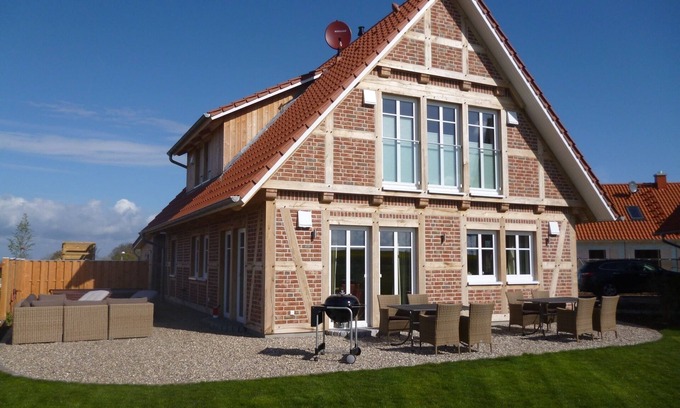 Gross Schwansee House | Luxury wellness country house, 4 bedrooms, 4 baths, sauna, 2 whirlpools, garden