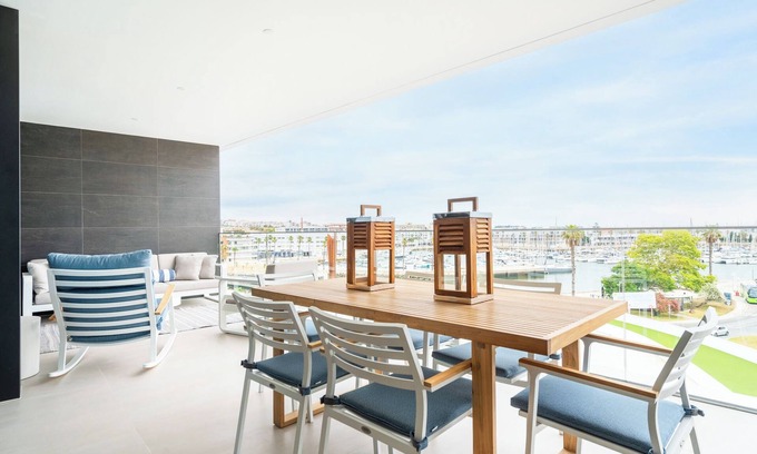 Lagos Apartment | Luxury with Marina View (JL5-4A)