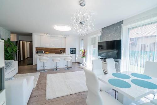 Szantod Apartment | Luxus Partivilla Apartman