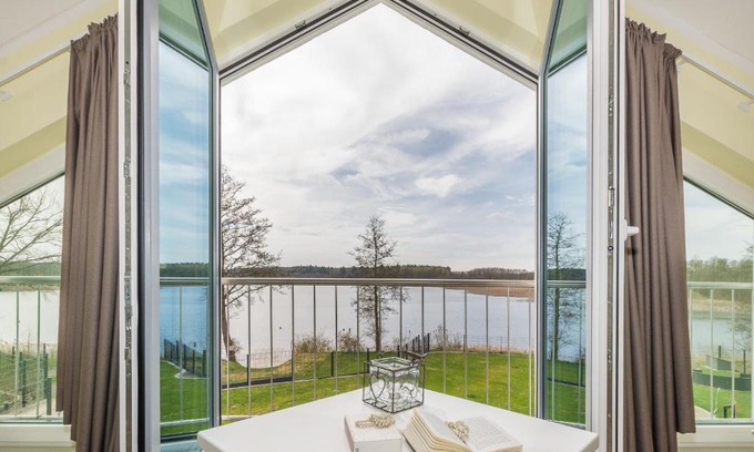 Krakow am See House | Luxus-See-Domizil mit Sauna, Kamin und Boot-130 qm für 6 Personen