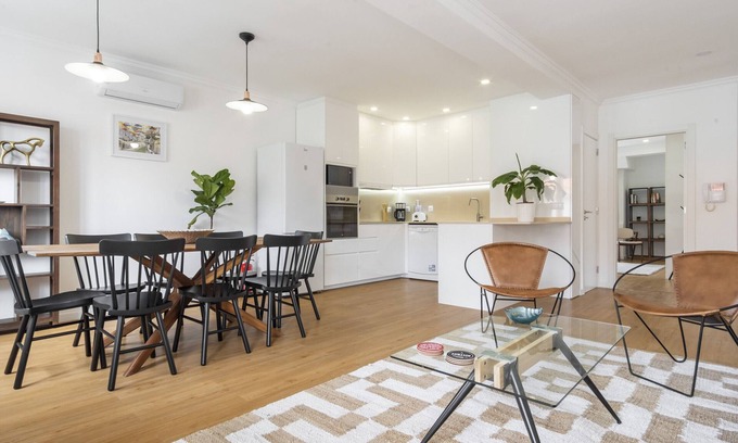 Santo Antonio Apartment | LV Premier Amoreiras AM3- Modern, space, AC, lift