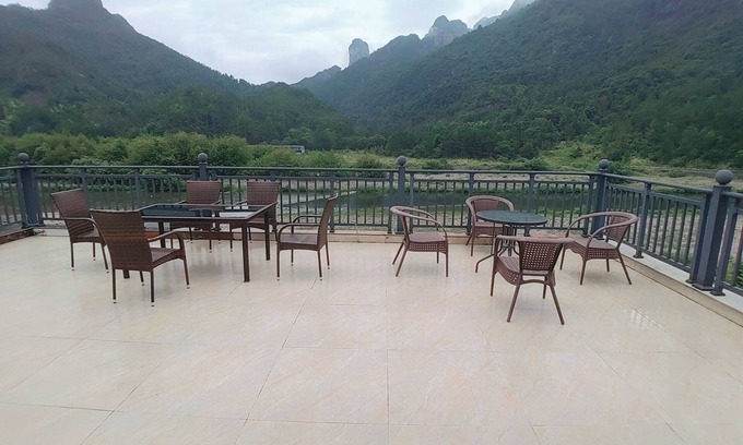 Xianju House | Lv ye Xian Zhuang Guesthouse