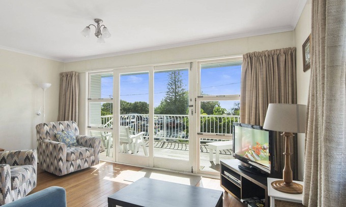 Bilinga House | LYDSTEP - The beach shack with heaps of charm + character.