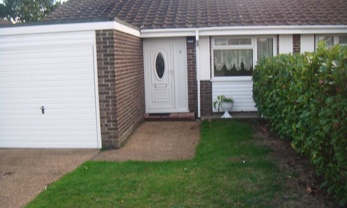 Frinton-on-Sea House | Lynbrook Holiday Rental bungalow - sleeps up to 6 people